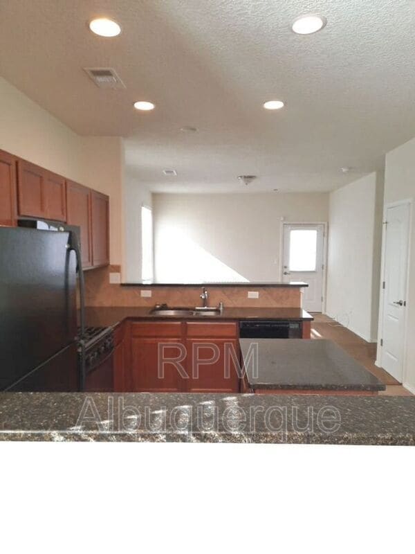 Building Photo - 2326 Vista de Colinas Dr SE