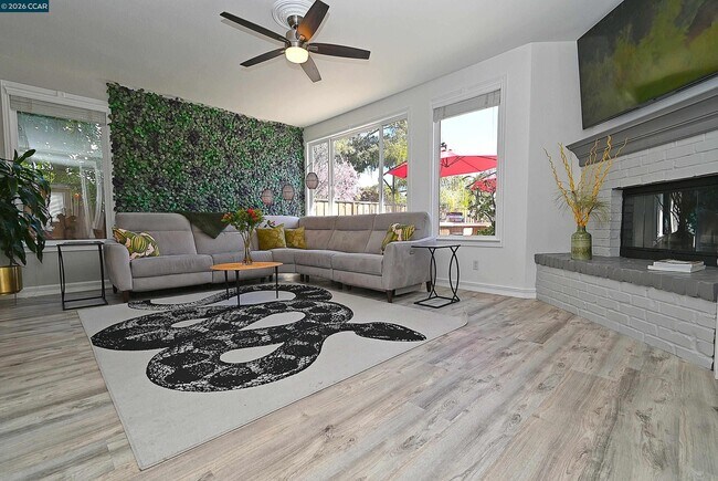 Building Photo - 829 Deer Spring Cir