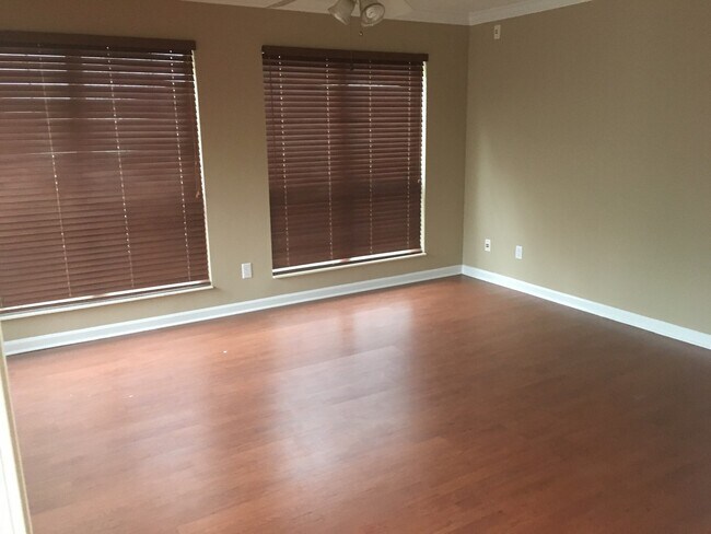 Building Photo - 3BR/ 2.5BA, home in Bearden - 2 living areas