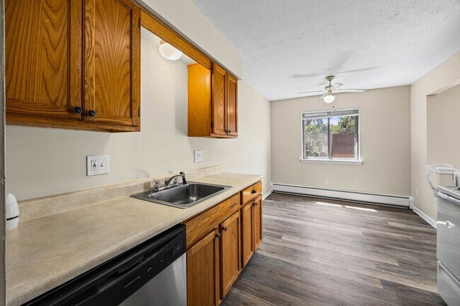 Building Photo - 17 Stenwick Dr
