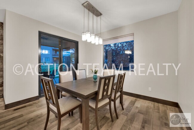 Building Photo - Beautiful Townhome in Huntsville