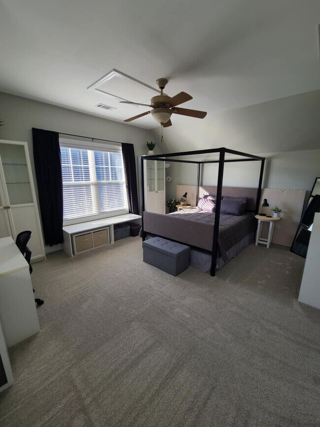 Building Photo - Welcome Home to Comfort and Style in North Charleston, SC!