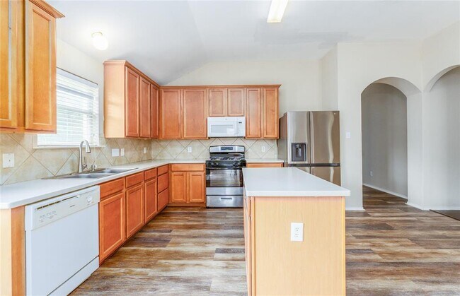 Building Photo - 116 Amberwood Ct