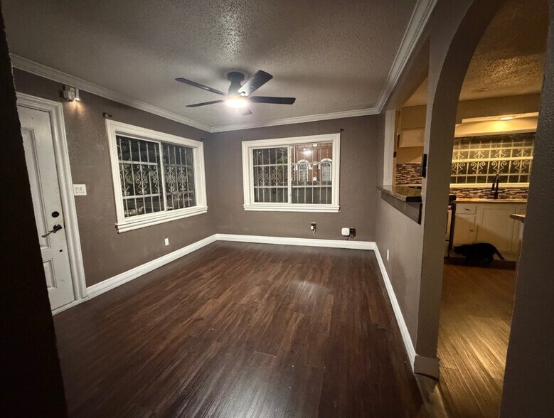 Building Photo - 505 E Columbus Dr