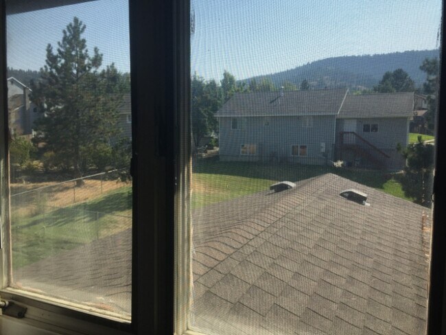 Building Photo - 718 Darby St