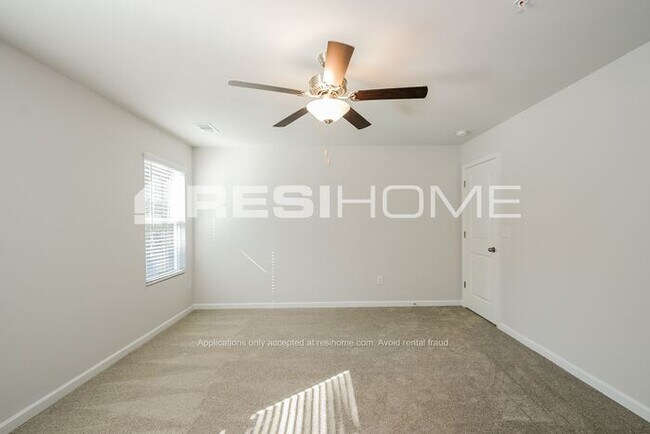 Building Photo - 145 Wellbrook Ct NE
