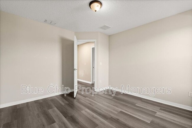 Building Photo - 5846 Manchester Bridge Dr