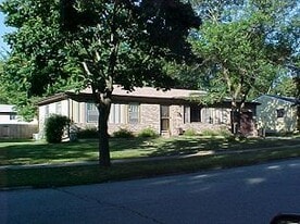 Building Photo - 2125 Hollywood Blvd