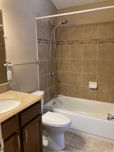 Building Photo - 1083 Hooker St