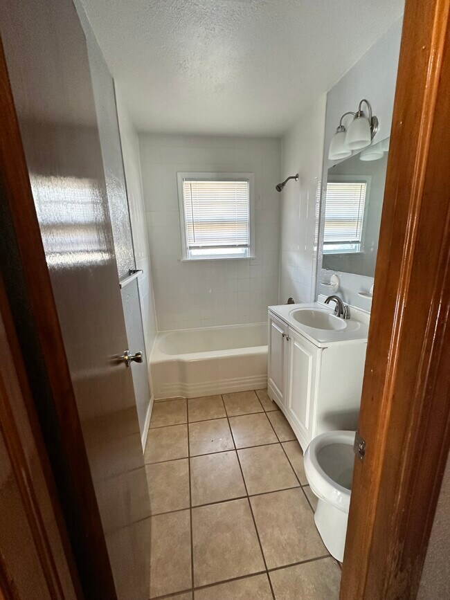 Building Photo - 2638 SW 60th St