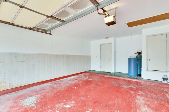 Building Photo - 1625 Sylvia Ct
