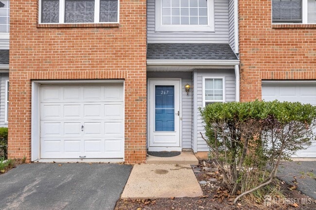 Building Photo - 267 Shady Oak Ct