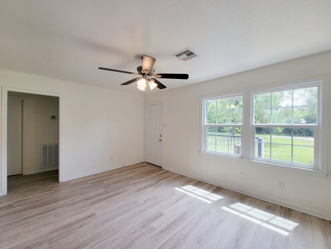 Building Photo - REMODELED 4 BEDROOM 2 BATH LEASE HOME IN A...