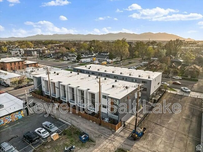 Building Photo - 15 E Kensington Ave