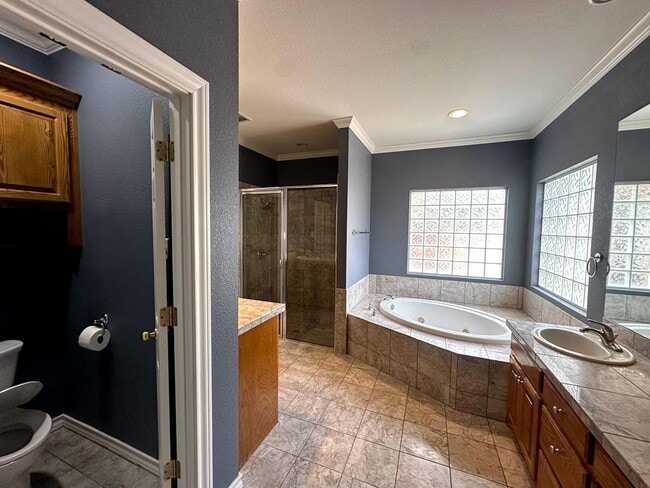 Building Photo - 401 Springwood Ct