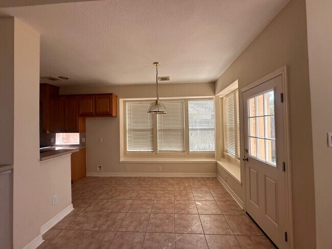 Building Photo - 5819 Brook Bend Dr