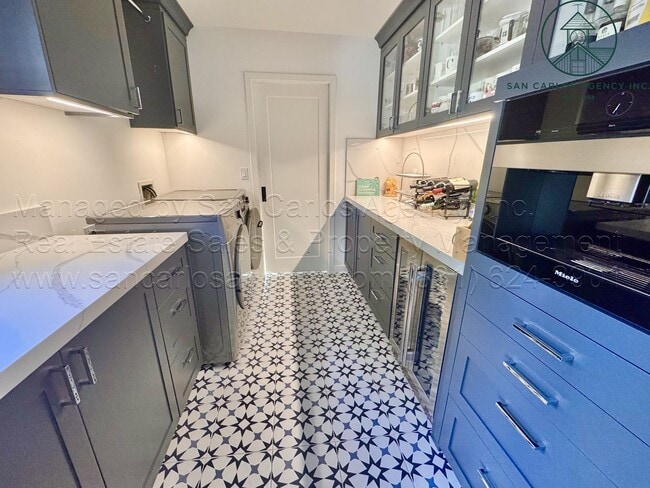 Building Photo - Newly Remodeled Four Bedroom Mission Field...