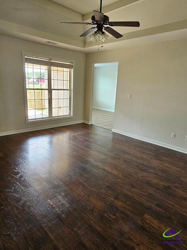 Building Photo - 100 Stanton Circle