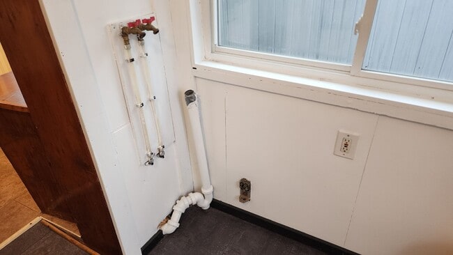 Building Photo - More Space Than Most Rentals — Three Bedroom Single-Family Home in Olean NY!