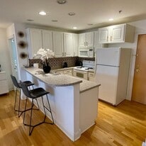 Building Photo - 360 W Washington Ave