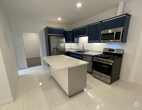 Building Photo - 1119 Poinsettia Dr