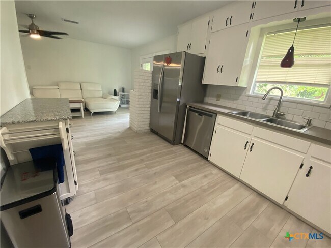 Building Photo - 2701 W Scott Blvd