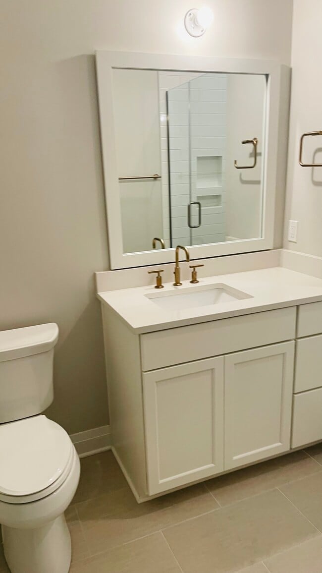 Building Photo - 6640 Mooney St