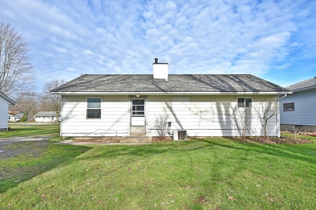 Building Photo - HOUSE for RENT in Champion Twp!