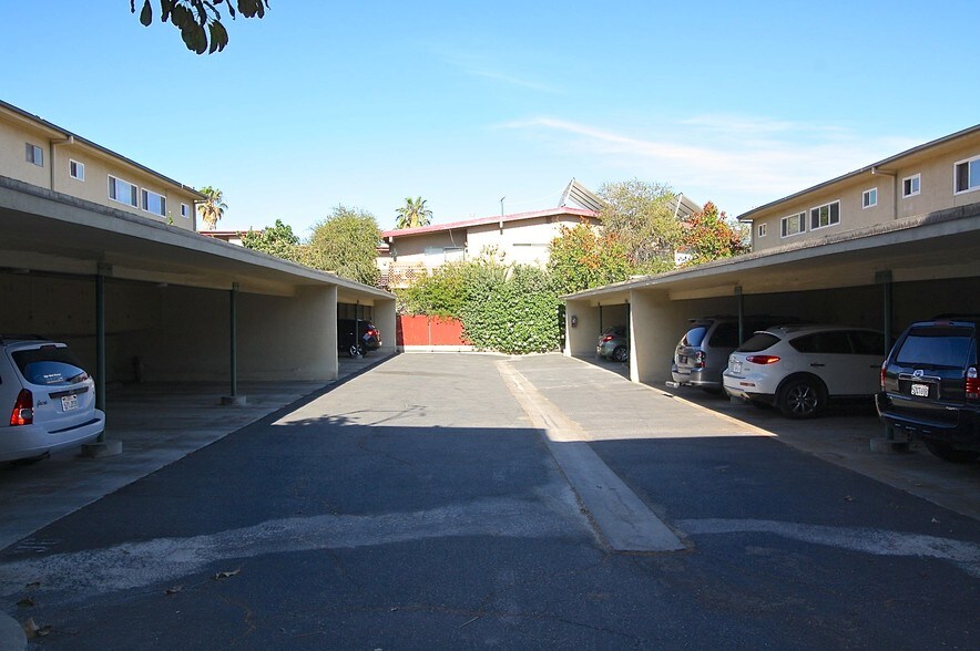 Building Photo - 11138 Aqua Vista St