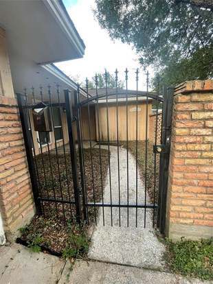 Building Photo - 5238 Beechnut St