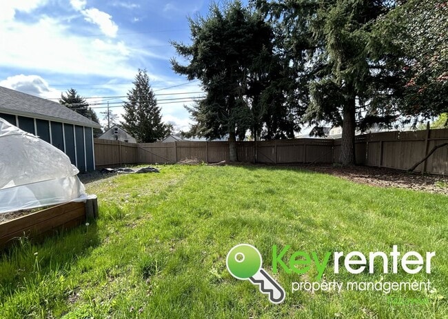 Building Photo - Tacoma Gardeners Dream 2Bed/1Bath