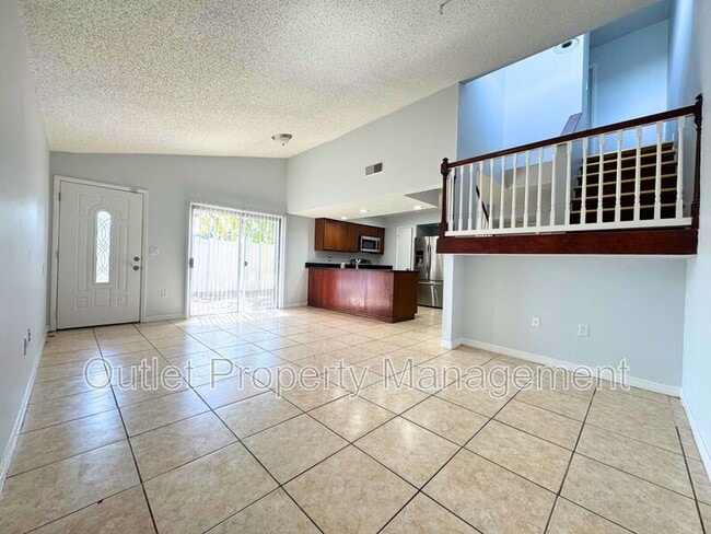 Building Photo - 1742 Potomac Ct