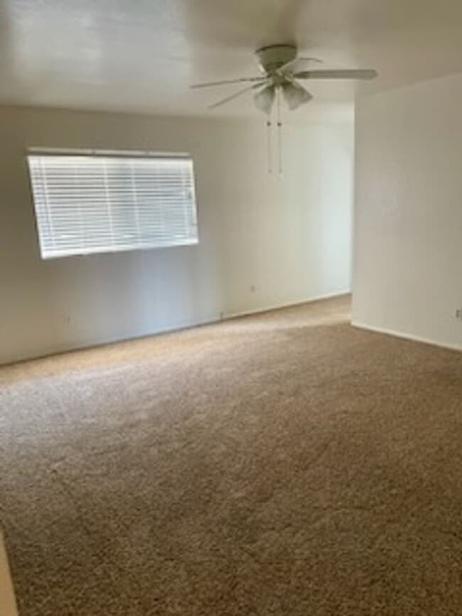 Building Photo - 3 Bedroom, 2 Bath Remodeled House in Hemet...