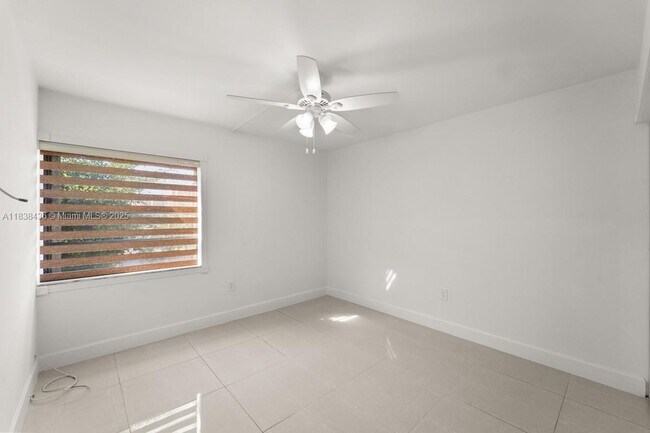 Building Photo - 9370 W Flagler St