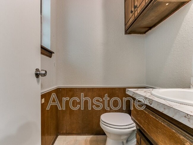 Building Photo - 5216 Coble St