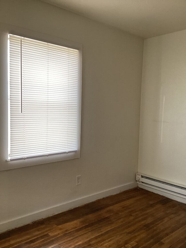 Building Photo - 3 Bedroom 1 Bath Home