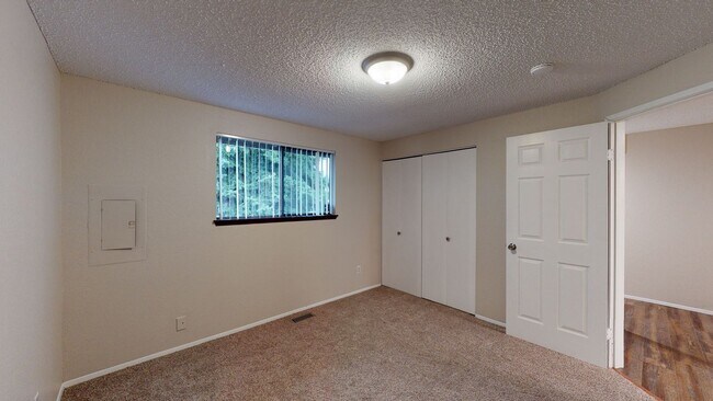 Building Photo - 1520 E Main St