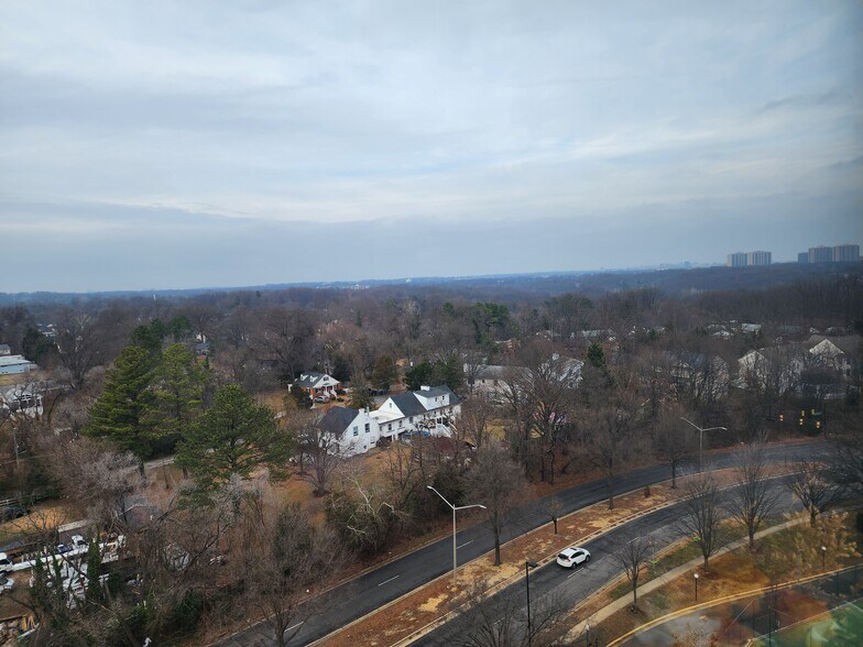 Building Photo - 301 N Beauregard St