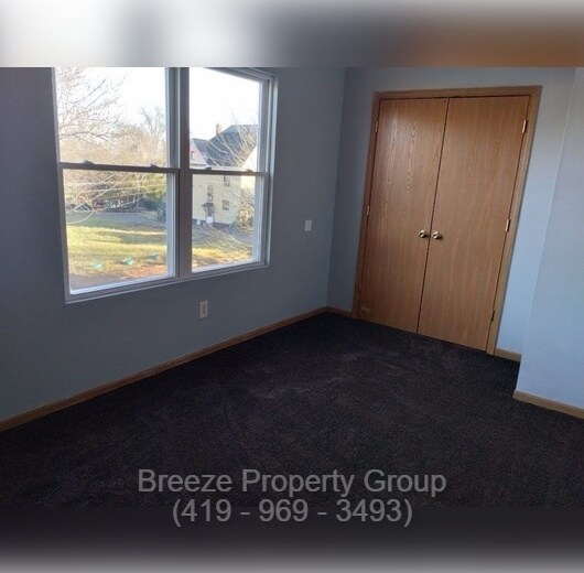 Building Photo - 205 W Chalmers Ave