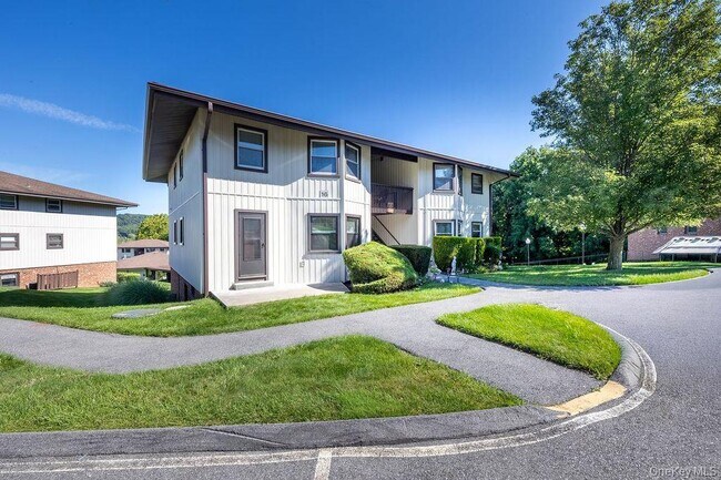 Building Photo - 16 D Essex Pl