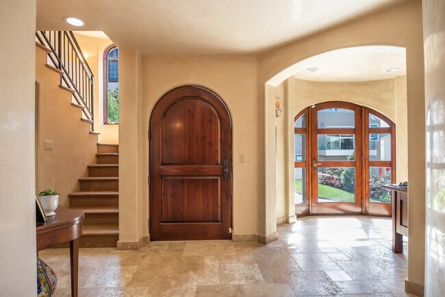 Building Photo - 221 30th St