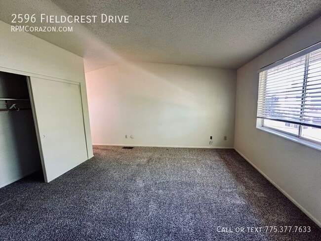 Building Photo - 2596 Fieldcrest Dr