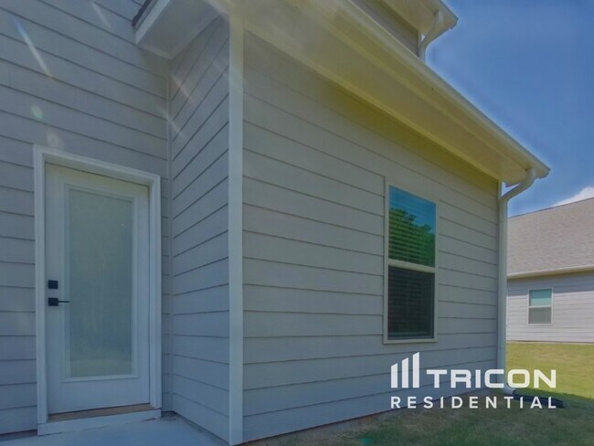 Building Photo - 446 Cantrell Dr