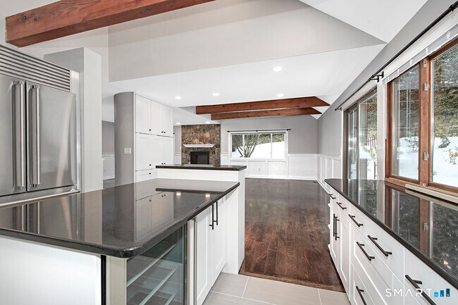 Building Photo - 17 Ferry Ln