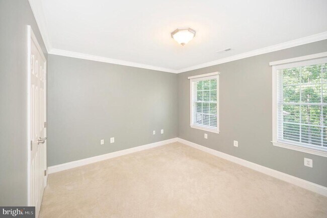 Building Photo - 8 Wilderness Ct
