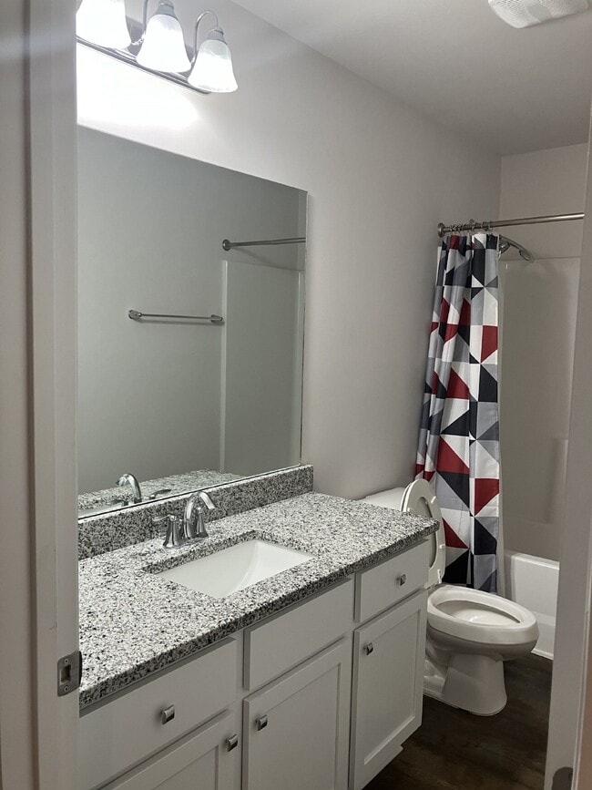 Building Photo - 499 Volunteer Park Road