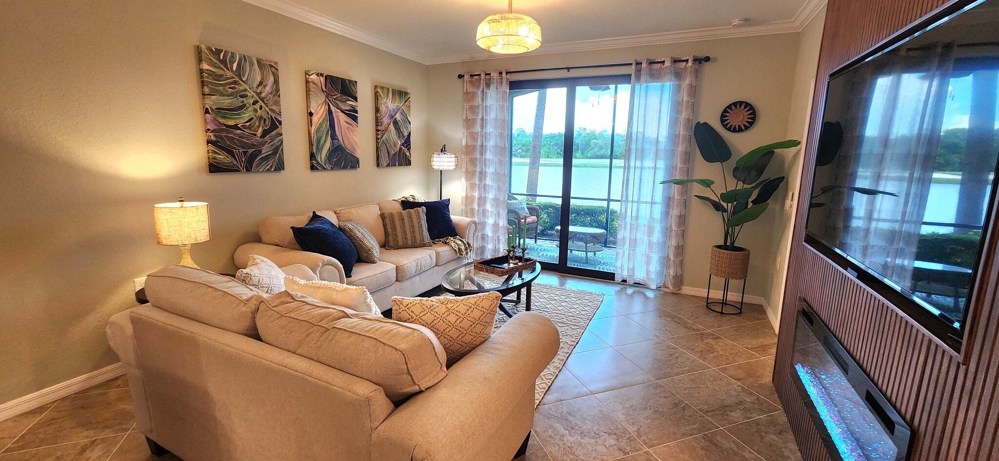 living room - 17006 Vardon Ter