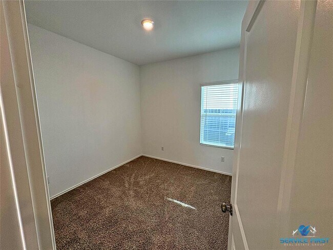 Building Photo - 124 Rooster Wy