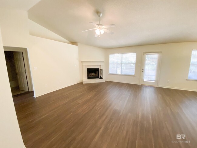 Building Photo - 11801 Balsam Ct