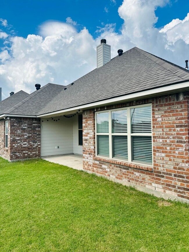 Building Photo - 806 Abita Chase